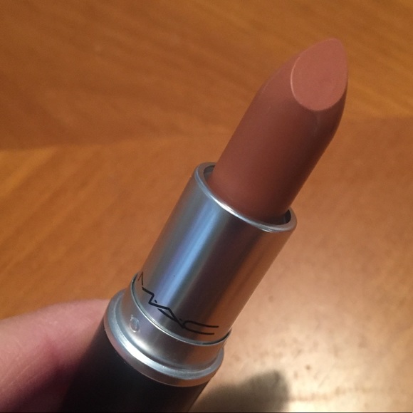 MAC Satin Lipstick Cherish - Picture 3 of 16